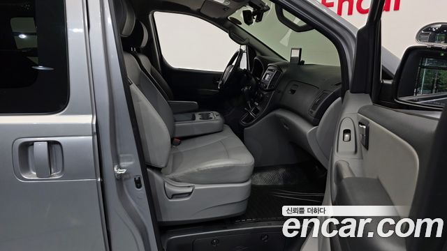 Hyundai Grand Starex Van 3-Seater Smart 2021 — фото 11