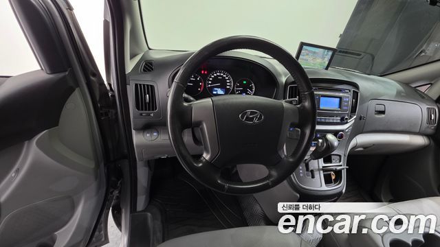 Hyundai Grand Starex Van 3-Seater Smart 2021 — фото 13