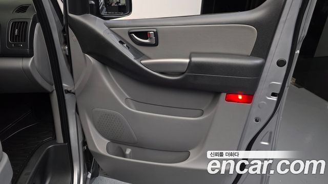 Hyundai Grand Starex Van 3-Seater Smart 2021 — фото 25