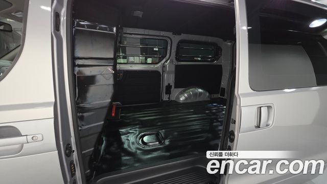 Hyundai Grand Starex Van 3-Seater Smart 2021 — фото 26