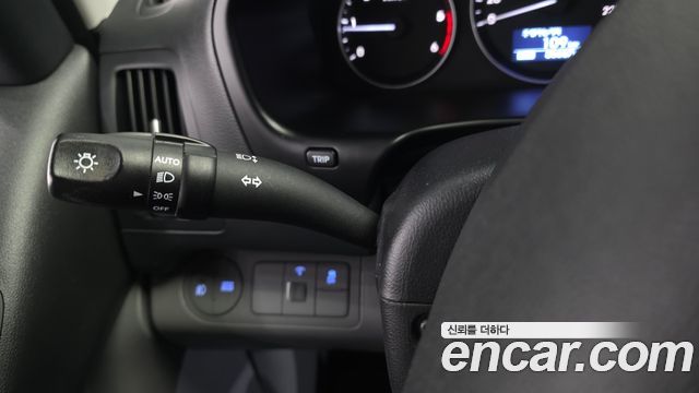 Hyundai Grand Starex Van 3-Seater Smart 2021 — фото 27