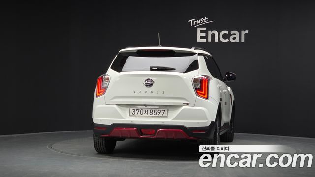 KG Mobility (SsangYong) Very New Tivoli Gasoline 1.5 2WD R-PLUS White 2022 — фото 4