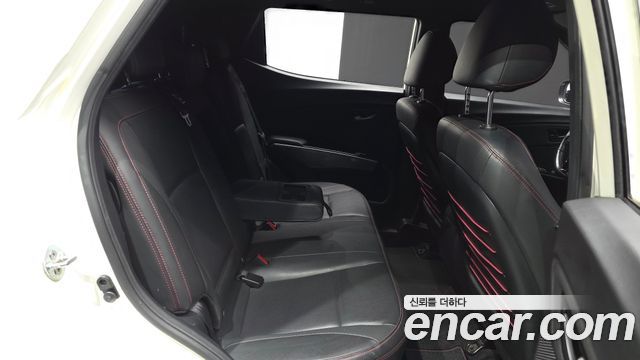 KG Mobility (SsangYong) Very New Tivoli Gasoline 1.5 2WD R-PLUS White 2022 — фото 12