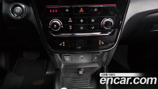 KG Mobility (SsangYong) Very New Tivoli Gasoline 1.5 2WD R-PLUS White 2022 — фото 19