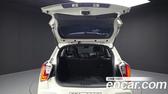 KG Mobility (SsangYong) Very New Tivoli Gasoline 1.5 2WD R-PLUS White 2022 — фото 20