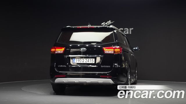 Kia Carnival 7-seater Limousine President 2017 — фото 4