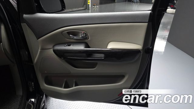Kia Carnival 7-seater Limousine President 2017 — фото 25