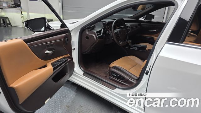 Lexus ES300h (VII) Luxury 2020 — фото 10