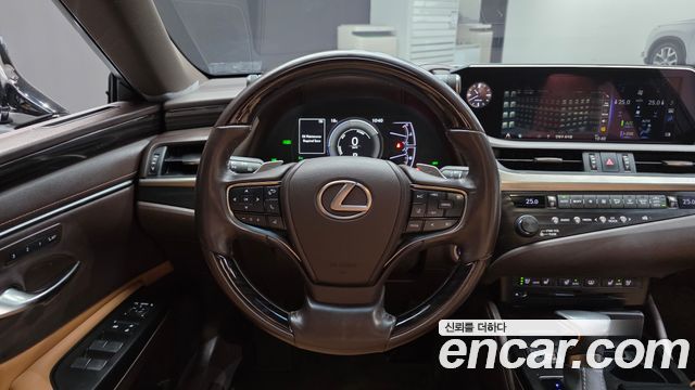 Lexus ES300h (VII) Luxury 2020 — фото 13