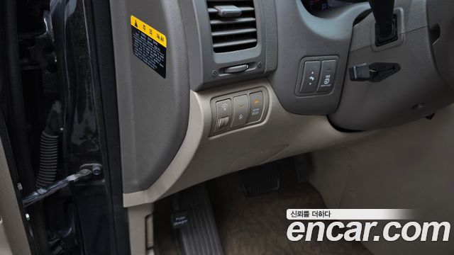 Kia Carnival R Grand Carnival HI Limousine GLX Premium 2014 — фото 16