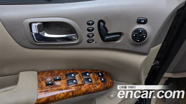 Kia Carnival R Grand Carnival HI Limousine GLX Premium 2014 — фото 17