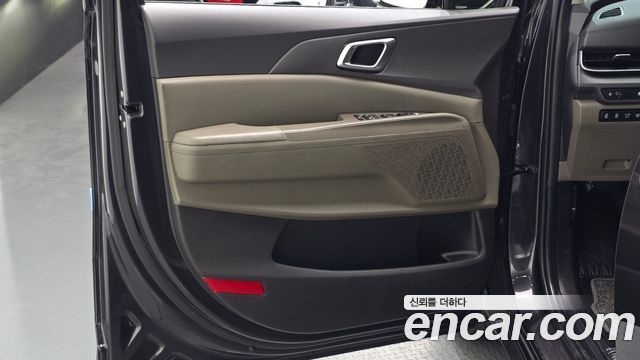 Kia Carnival (IV) Gasoline 7-Seater Noblesse 2024 — фото 24