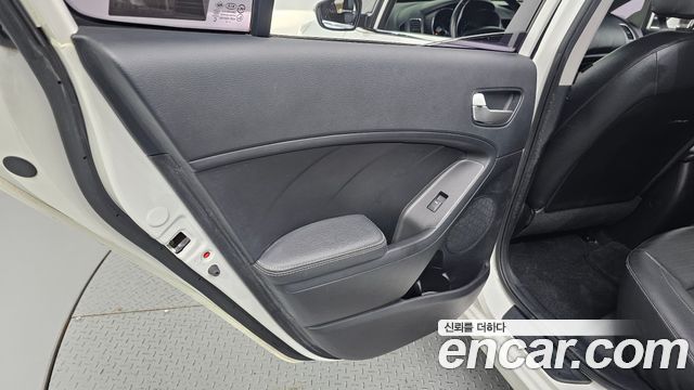 Kia K3 Trendy Style 2017 — фото 25