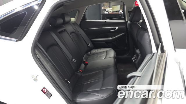Hyundai Sonata (DN8) 1.6 Turbo Premium Family 2021 — фото 12