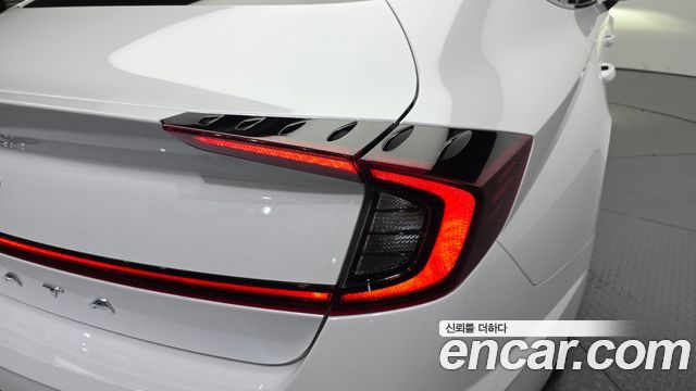 Hyundai Sonata (DN8) 1.6 Turbo Premium Family 2021 — фото 23
