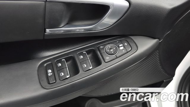 Hyundai Sonata (DN8) 1.6 Turbo Premium Family 2021 — фото 31