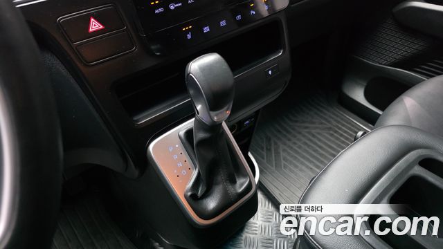 Hyundai Staria Tourer 11-Seater Modern 2023 — фото 9