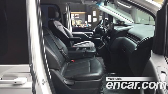 Hyundai Staria Tourer 11-Seater Modern 2023 — фото 11
