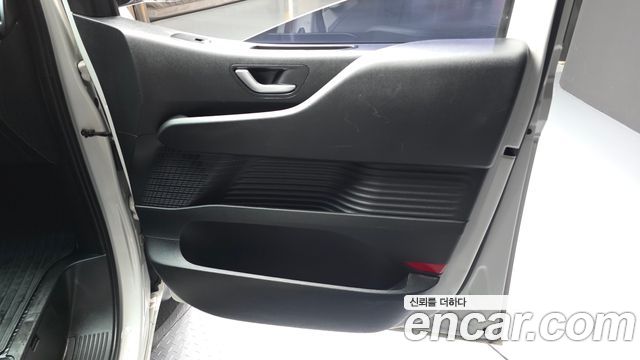 Hyundai Staria Tourer 11-Seater Modern 2023 — фото 24