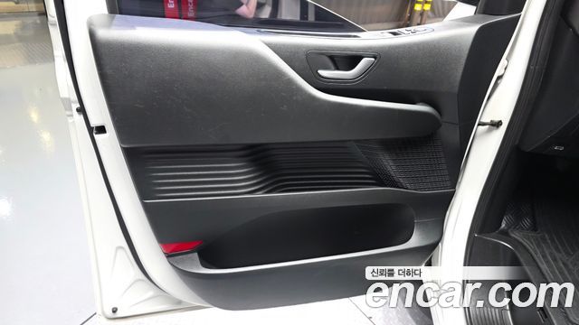 Hyundai Staria Tourer 11-Seater Modern 2023 — фото 25