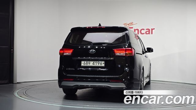 Kia Carnival 9-seater Prestige 2016 — фото 4