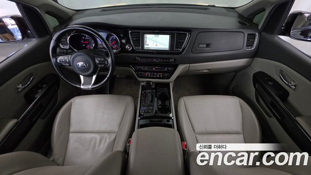 Kia Carnival 9-seater Prestige 2016 — фото 7