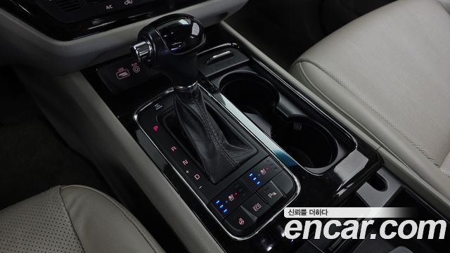 Kia Carnival 9-seater Prestige 2016 — фото 9