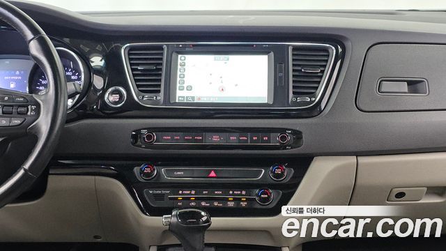 Kia Carnival 9-seater Prestige 2016 — фото 14