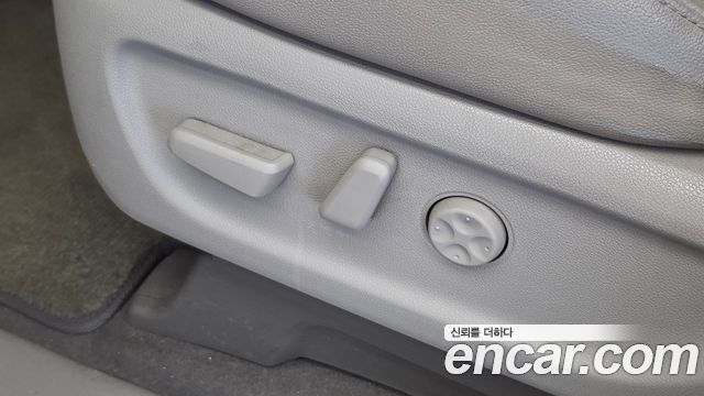 Kia Carnival 9-seater Prestige 2016 — фото 17