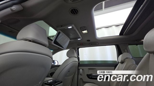 Kia Carnival 9-seater Prestige 2016 — фото 18