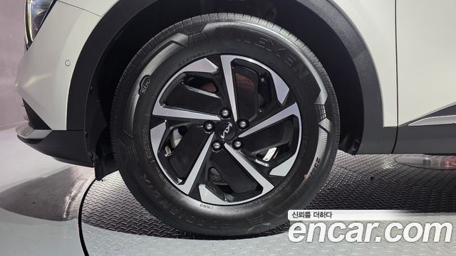 Kia Sportage Hybrid (V) Prestige 2023 — фото 5