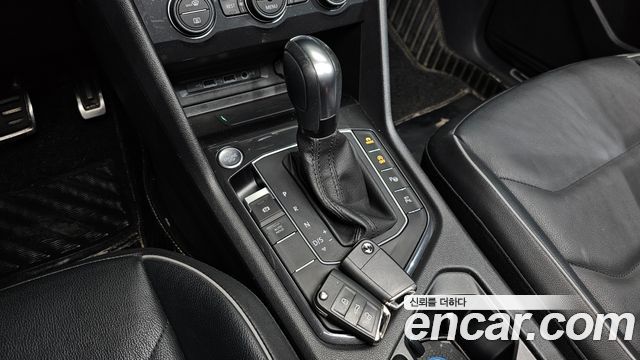 Volkswagen Tiguan Allspace 2.0 TDI Prestige 2020 — фото 9