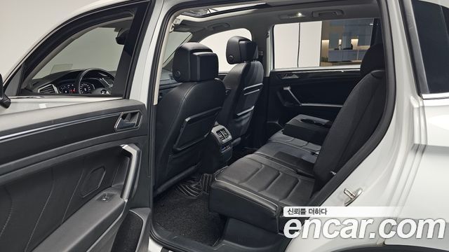 Volkswagen Tiguan Allspace 2.0 TDI Prestige 2020 — фото 12