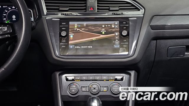 Volkswagen Tiguan Allspace 2.0 TDI Prestige 2020 — фото 18