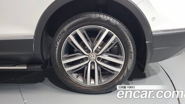 Volkswagen Tiguan Allspace 2.0 TDI Prestige 2020 — фото 21
