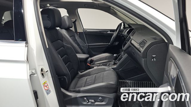 Volkswagen Tiguan Allspace 2.0 TDI Prestige 2020 — фото 26