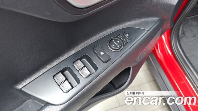 Kia Stonic 1.4 Trendy 2019 — фото 20