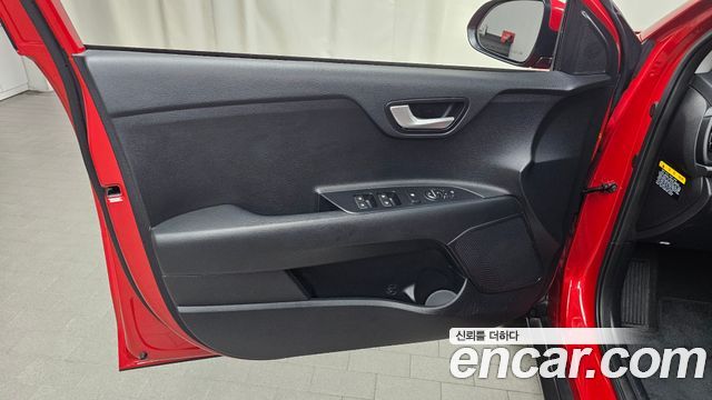 Kia Stonic 1.4 Trendy 2019 — фото 24