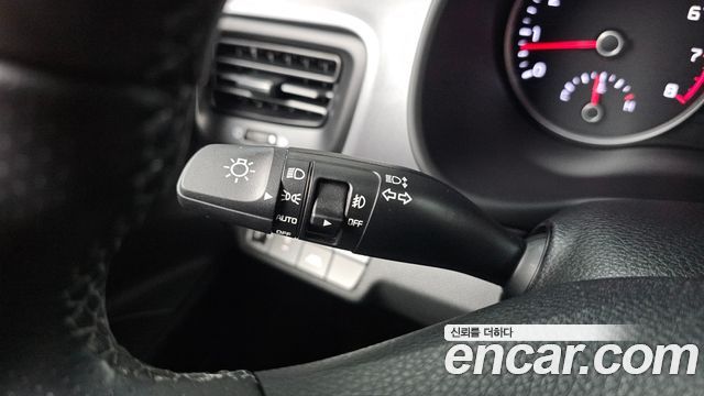 Kia Stonic 1.4 Trendy 2019 — фото 27