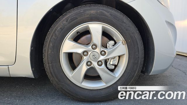 Hyundai Avante 1.6 VGT Smart Standard 2014 — фото 5