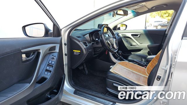 Hyundai Avante 1.6 VGT Smart Standard 2014 — фото 10