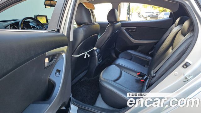 Hyundai Avante 1.6 VGT Smart Standard 2014 — фото 12