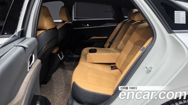 Kia K5 (III) 2.0 Noblesse 2023 — фото 11
