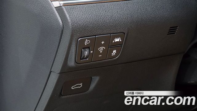 Kia K5 (III) 2.0 Noblesse 2023 — фото 17