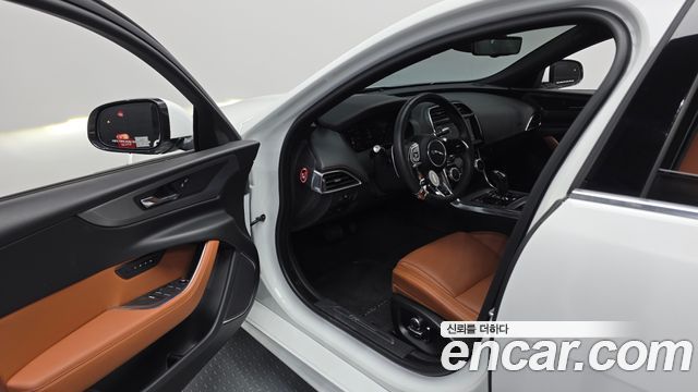 Jaguar XE D180 R-Dynamic S 2020 — фото 10