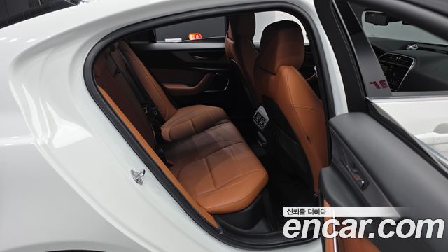 Jaguar XE D180 R-Dynamic S 2020 — фото 11