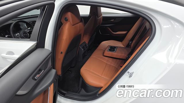 Jaguar XE D180 R-Dynamic S 2020 — фото 12
