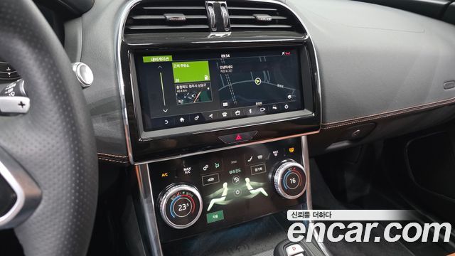 Jaguar XE D180 R-Dynamic S 2020 — фото 13
