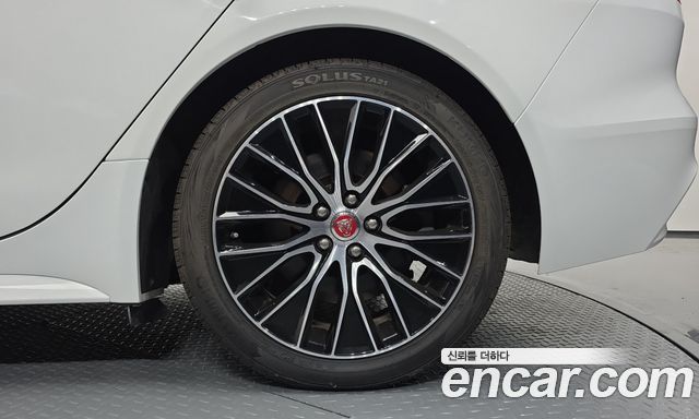 Jaguar XE D180 R-Dynamic S 2020 — фото 21
