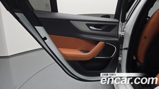 Jaguar XE D180 R-Dynamic S 2020 — фото 25